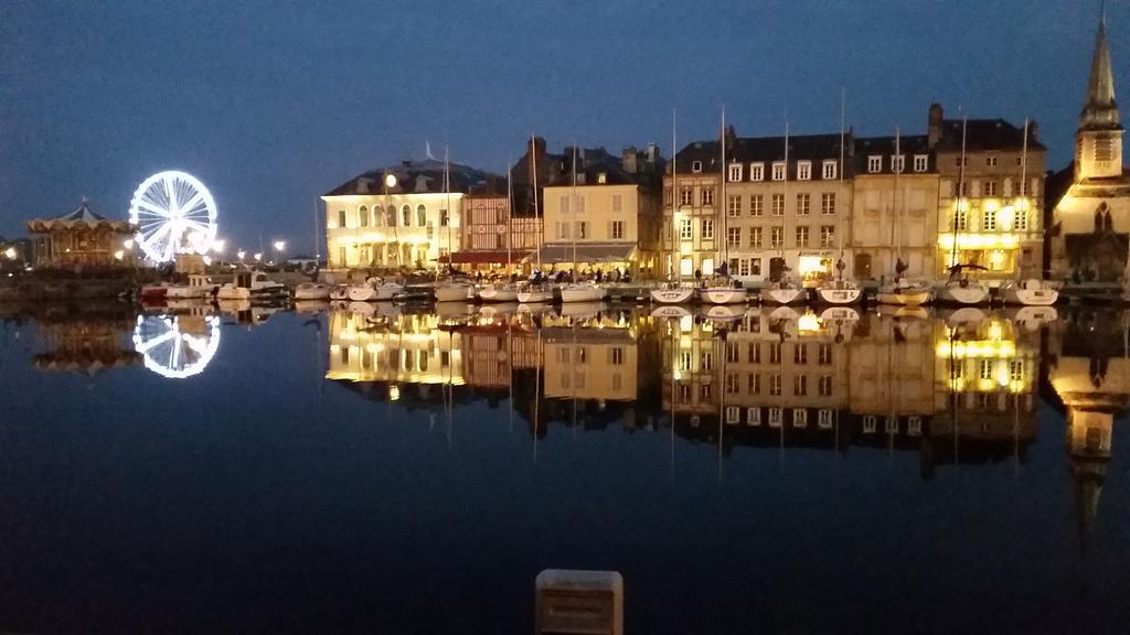 Honfleur Location Apartment Bagian luar foto